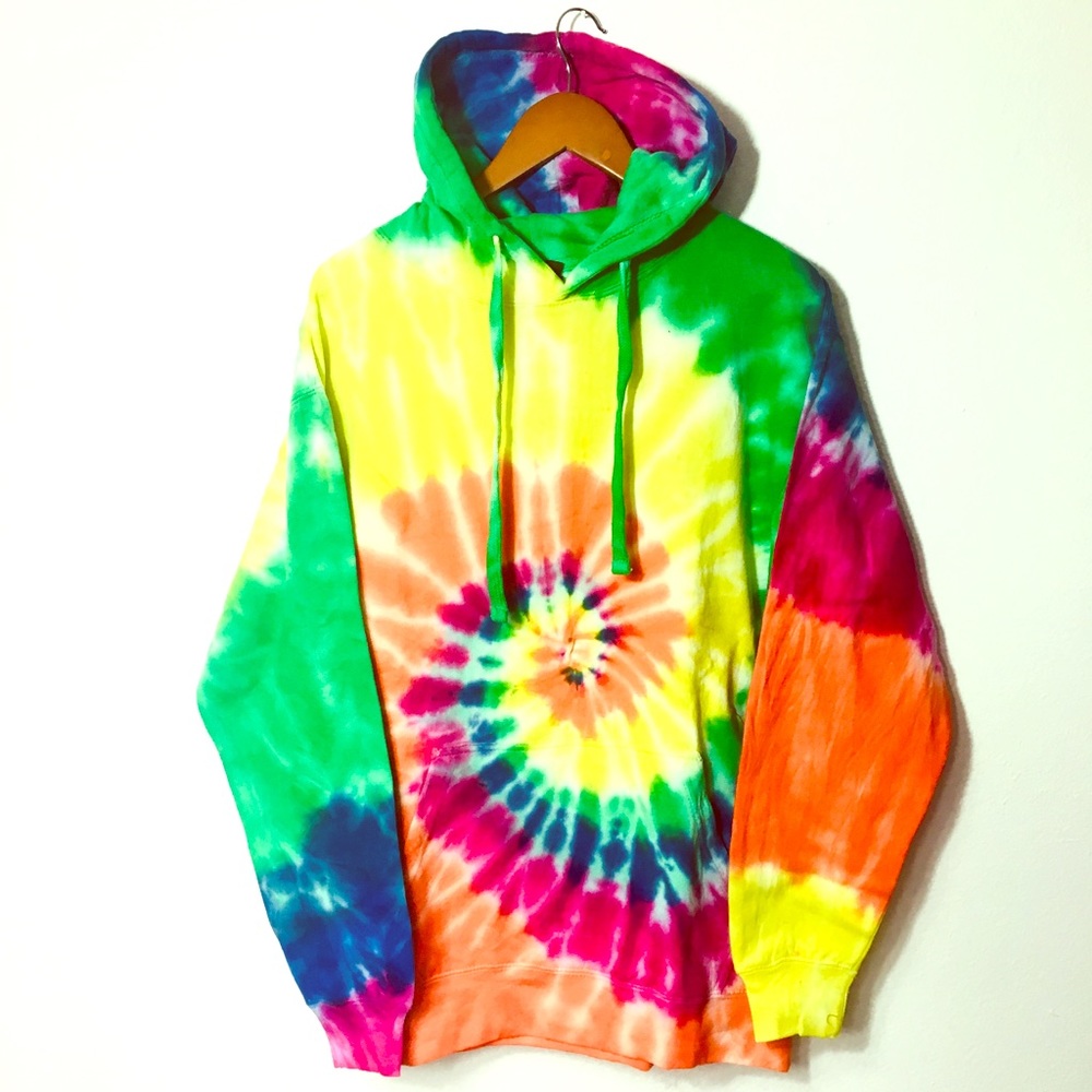 New make and model unisex tie dye hoodie.🌈